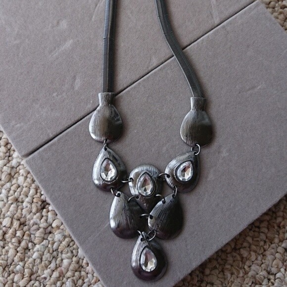 East 5th Statement necklace, charcoal color, teardrop shapes, rhinestones - Picture 1 of 8